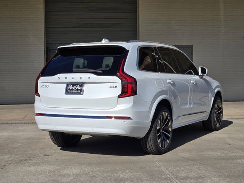 New 2026 Volvo XC90 B6 Ultra image 9