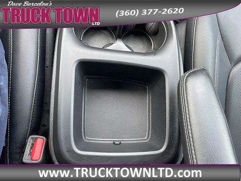 Used 2025 Chrysler Pacifica Select FWD image 29