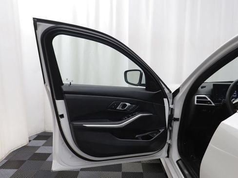 Used 2026 BMW 330i xDrive Sedan AWD/4WD image 4