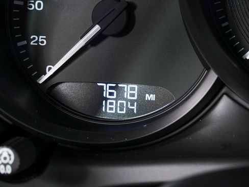 New 2025 Porsche Macan AWD image 12