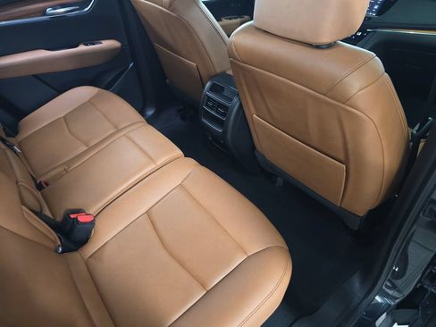 Used 2021 Cadillac XT5 Premium Luxury FWD image 16