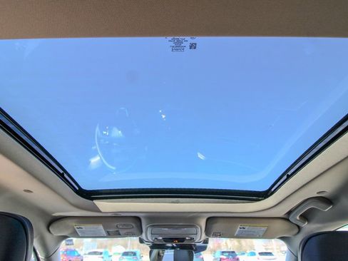 Used 2025 Lincoln Corsair Reserve w/ Equipment Group 202A image 12