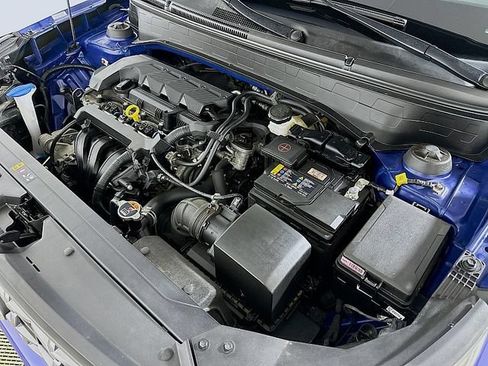 Used 2023 Hyundai Venue Limited FWD image 30
