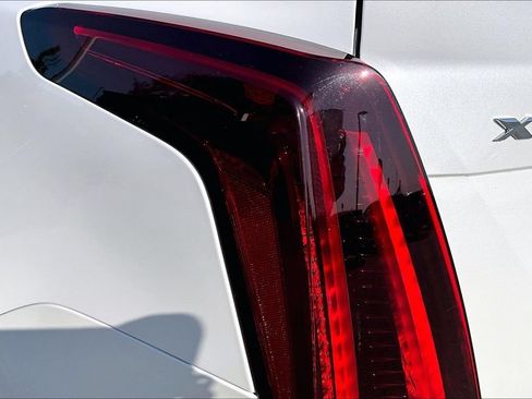 Used 2022 Cadillac XT5 Premium Luxury w/ Technology Package FWD image 32