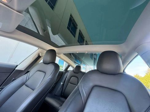 Used 2023 Tesla Model 3 Standard Range image 11