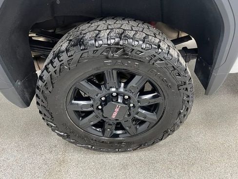 Used 2024 GMC Sierra 3500 AT4 w/ AT4 Premium Plus Package AWD/4WD image 17