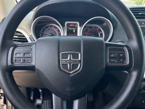 Used 2019 Dodge Journey SE FWD image 14