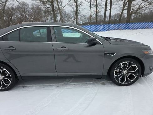 Used 2017 Ford Taurus SHO image 6