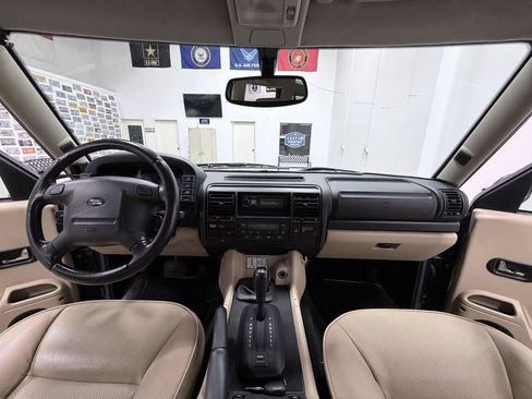 Used 2004 Land Rover Discovery S AWD/4WD image 28