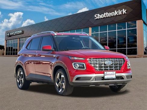 Certified 2025 Hyundai Venue Limited image 3