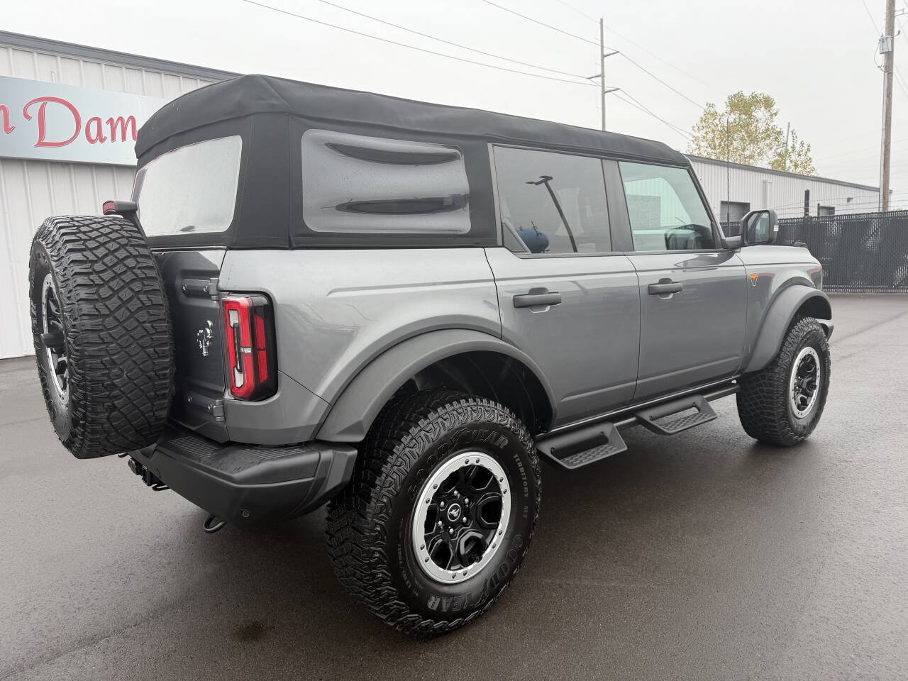 Used 2023 Ford Bronco Badlands w/ Sasquatch Package AWD/4WD image 8