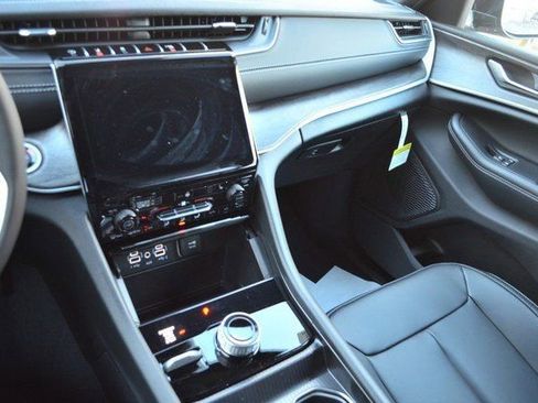 New 2025 Jeep Grand Cherokee Limited image 20