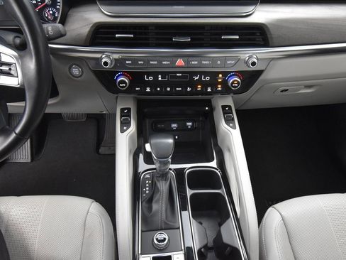 Used 2022 Kia Telluride EX image 11