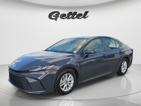 Used 2025 Toyota Camry LE w/ Convenience Package image 1