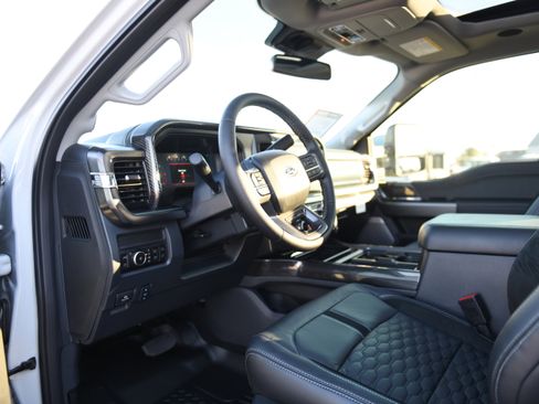 New 2026 Ford F250 Lariat w/ Black Appearance Package image 28