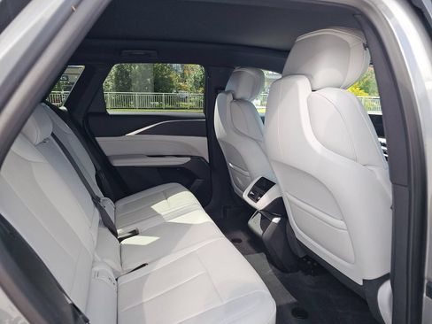 Certified 2024 Cadillac Lyriq Luxury AWD/4WD image 15