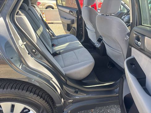 Used 2018 Subaru Outback 2.5i Premium image 27