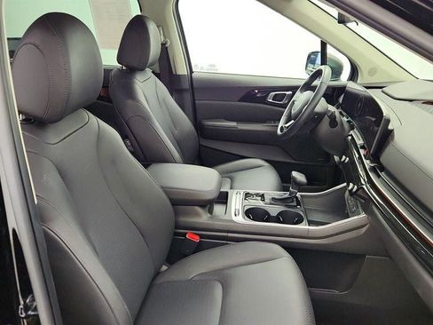 Used 2025 Kia Carnival SX Prestige FWD image 26