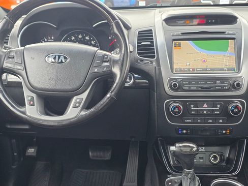 Used 2014 Kia Sorento SX w/ 3rd Row Package image 10