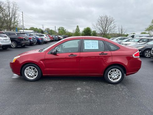 Used 2010 Ford Focus SE FWD image 3