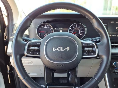 Used 2024 Kia Carnival LX FWD image 8