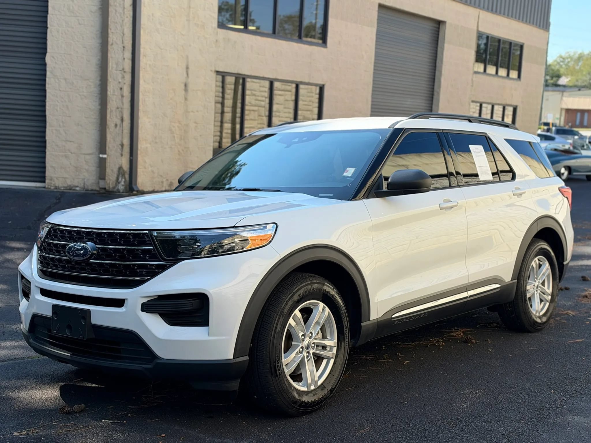 Used 2020 Ford Explorer XLT RWD image 2