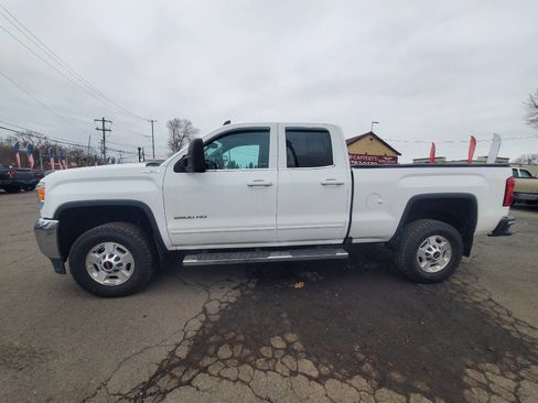 Used 2015 RAM 2500 Tradesman w/ Chrome Appearance Group image 2