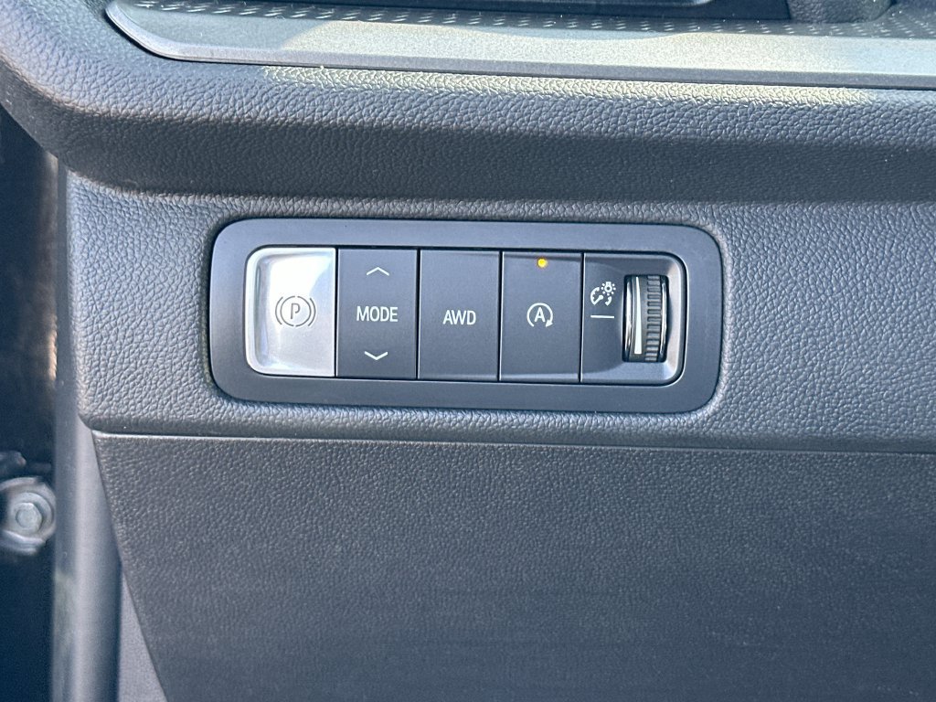 Used 2025 Chevrolet Traverse LT AWD/4WD image 10