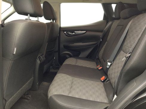 Used 2018 Nissan Rogue Sport SV image 18