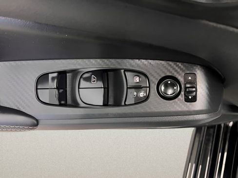Used 2025 Nissan Altima 2.5 SV FWD image 12
