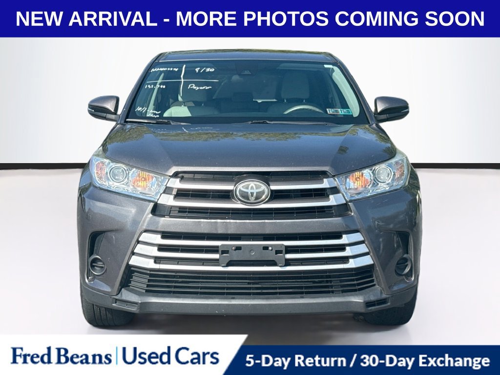 Used 2017 Toyota Highlander LE FWD image 2