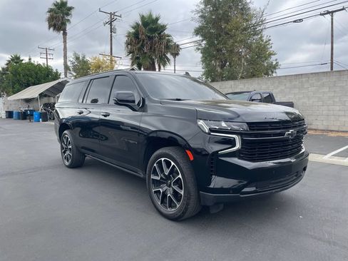 Used 2024 Chevrolet Suburban RST w/ Luxury Package AWD/4WD image 1