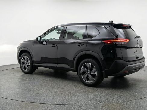 Used 2025 Nissan Rogue SV FWD image 6