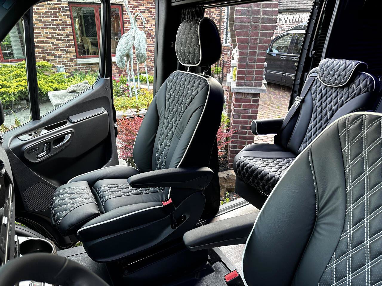 Used 2022 Mercedes-Benz Sprinter 3500 image 27