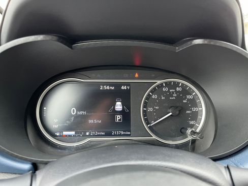 Used 2025 Nissan Versa SV image 40