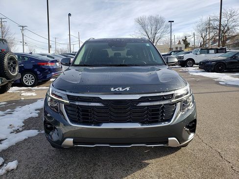 Used 2024 Kia Seltos EX image 2