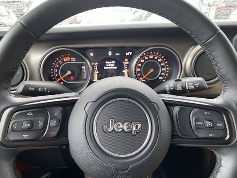Used 2018 Jeep Wrangler Sport AWD/4WD image 17