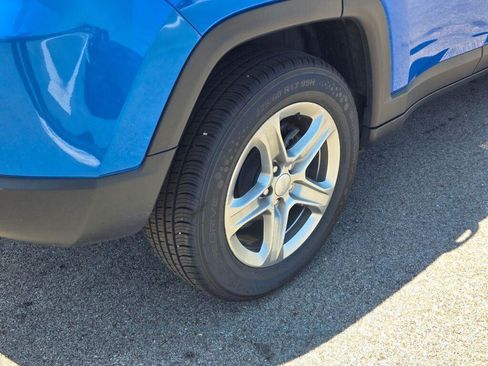 Used 2024 Jeep Compass Latitude AWD/4WD image 10