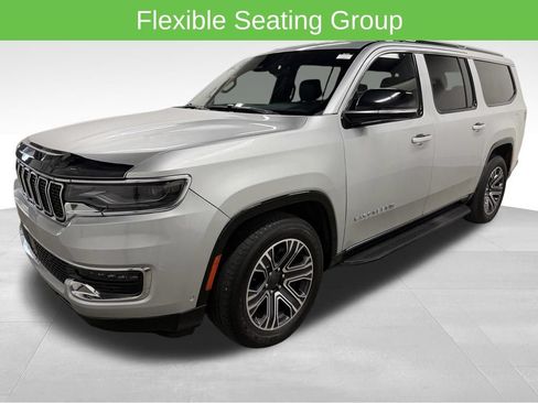 Used 2024 Jeep Wagoneer L Series II w/ Flexible Seating Group AWD/4WD image 6