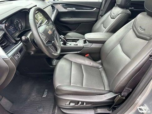 Certified 2025 Cadillac XT5 Premium Luxury w/ LPO, Floor Liner Package AWD/4WD image 18