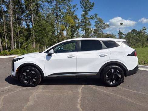 Used 2026 Kia Sportage LX FWD image 2