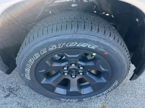 New 2026 RAM 1500 4x4 Crew Cab image 9