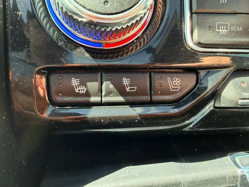 Used 2021 GMC Yukon XL Denali AWD/4WD image 19