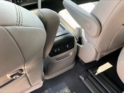 Used 2020 Toyota Sienna XLE w/ XLE Navigation Package FWD image 36