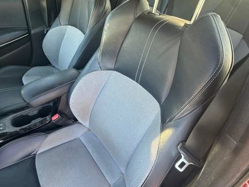 Used 2019 Toyota Corolla XSE FWD image 5