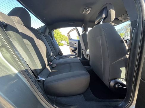 Used 2013 Dodge Avenger SXT FWD image 13