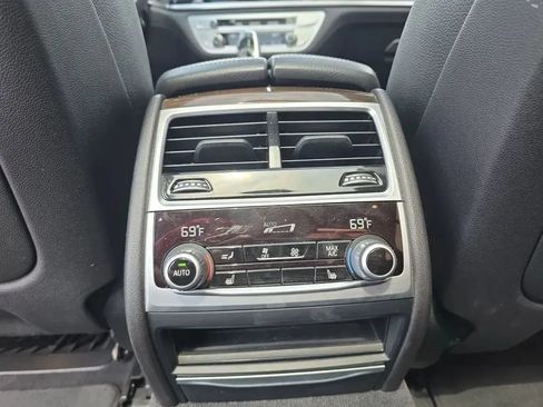Used 2019 BMW 740i w/ Cold Weather Package RWD image 46