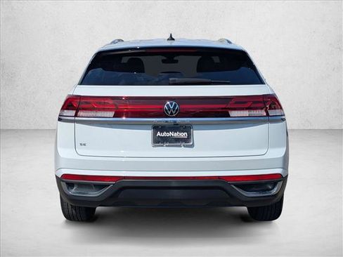 Used 2024 Volkswagen Atlas Cross Sport SE FWD image 7