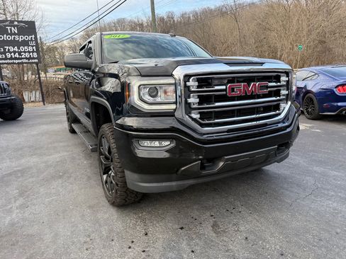 Used 2017 GMC Sierra 1500 SLT w/ SLT Premium Package image 10