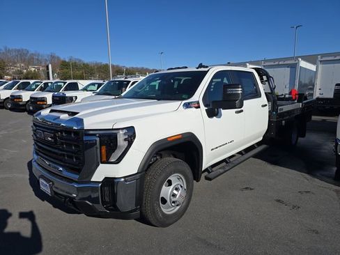 New 2026 GMC Sierra 3500 Pro w/ Convenience Package image 2